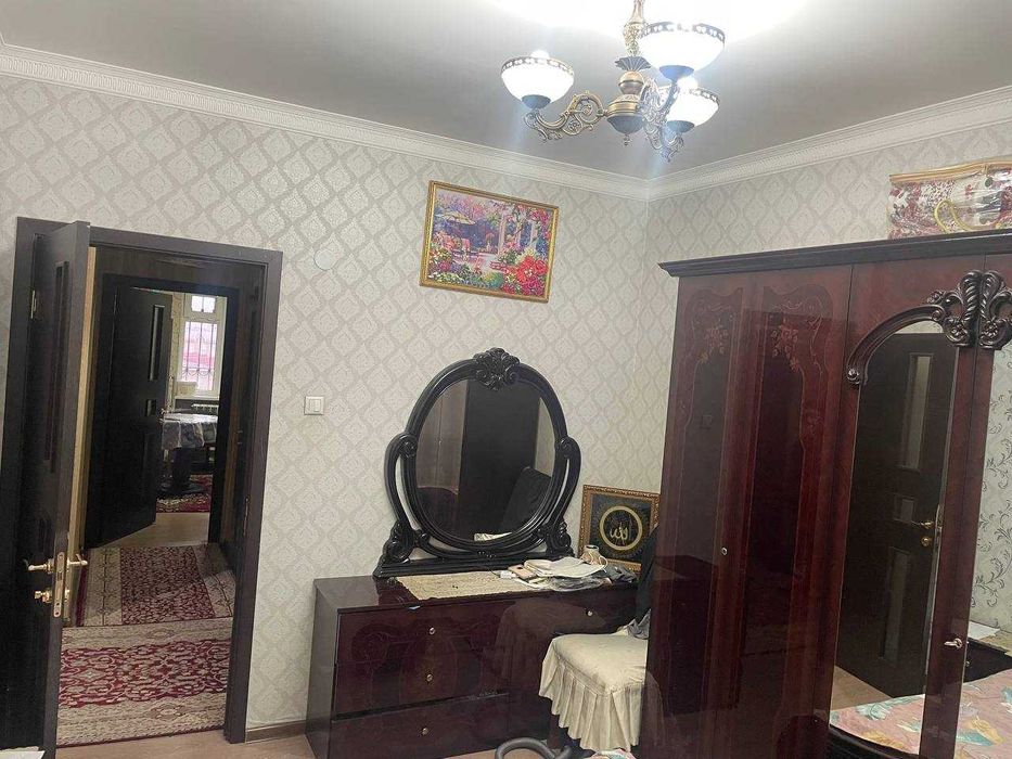 Сергели тумани  5А, метро 3 станц., 3/6/7 квартира сотилади.