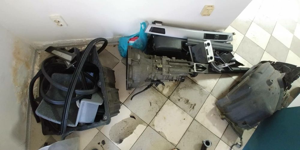 БМВ Е90 318д 143 коня - на части BMW E90 318d 143hp