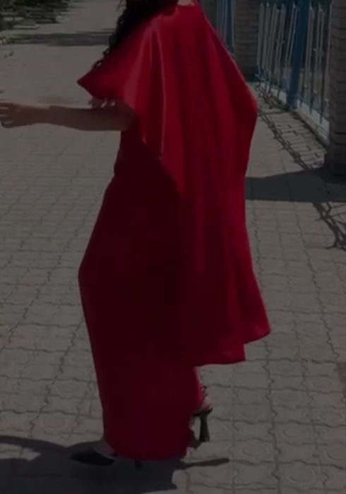красный платья вечерный