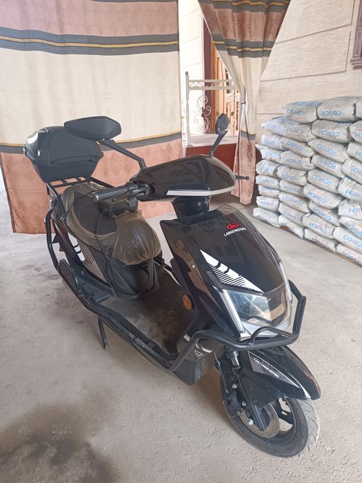 Скутер сотилади янги 6талик