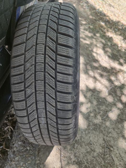 205/60/16 зимни Continental