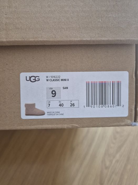 Ugg боти, чисто нови, 40