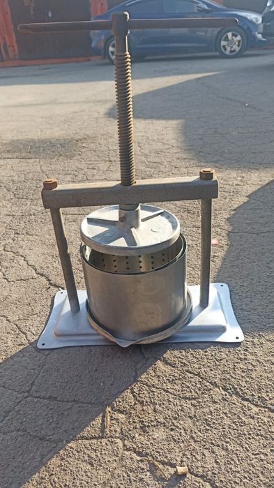 Продам соковыжималку.