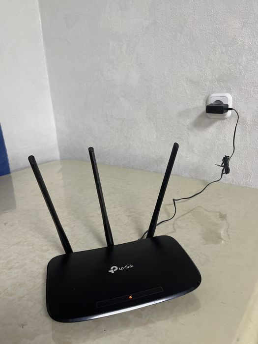 Продам Wi-Fi роутер  ТР -Link TLWR -940N 450 M