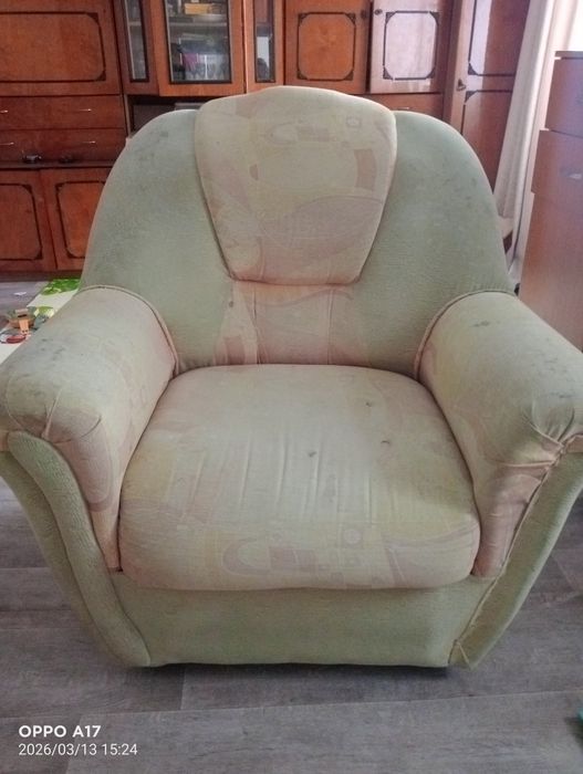 Отдам даром. Диван и кресло