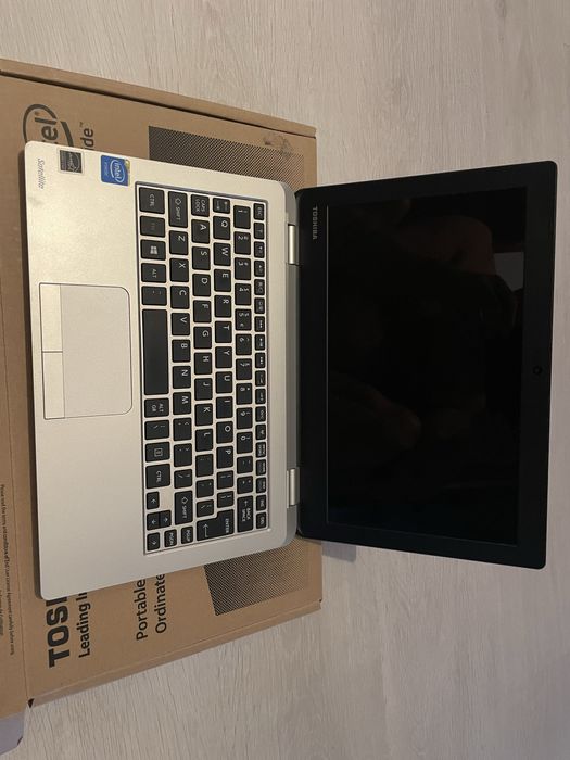 Laptop Toshiba 11.6” Satellite CL 10-B-100