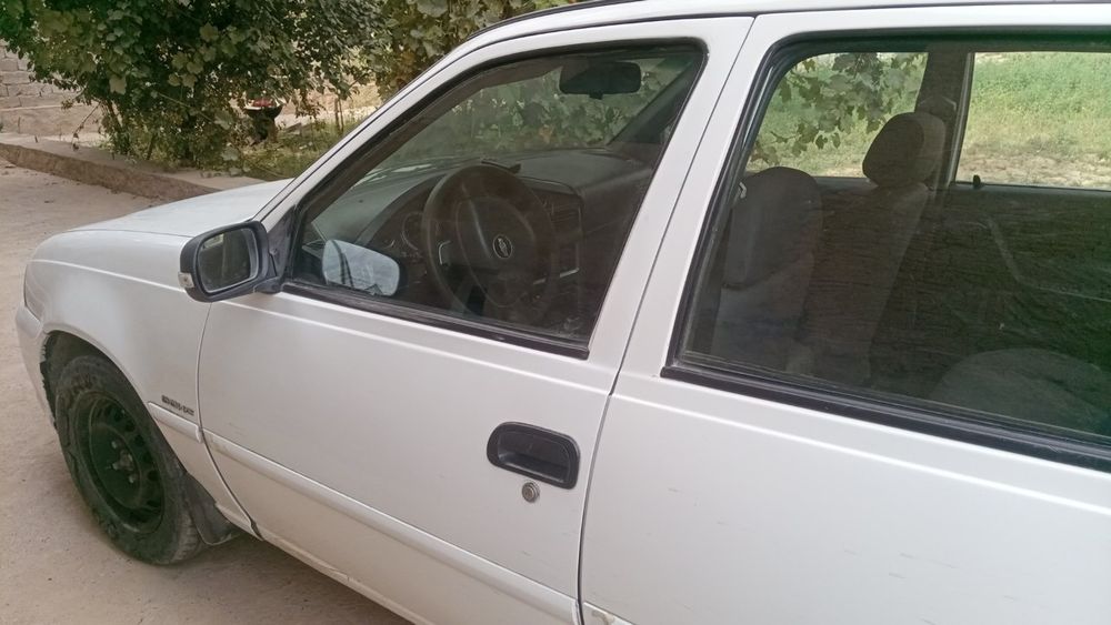 Nexia 2 dons 1.6L holati yaxshi qarab minilgan