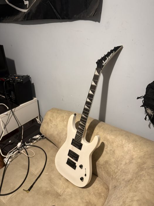 Электрогитара Jackson JS 22 Dinky Snow White