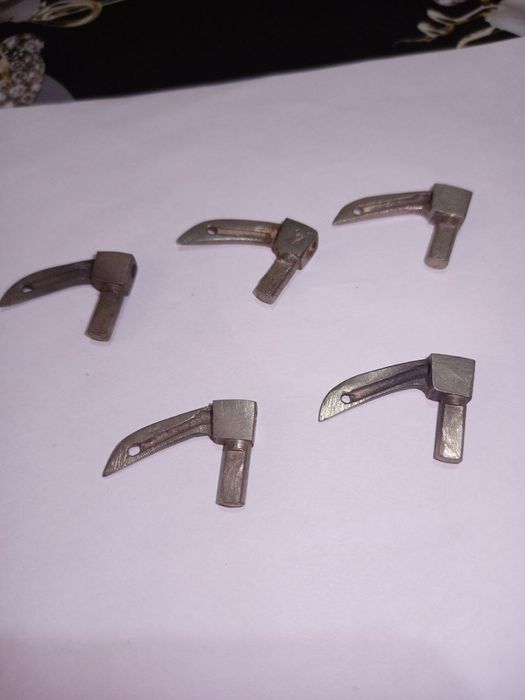 Продаётся запчасти на швейную машинку, Оверлог и т.д.