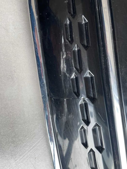 Mitsubishi Outlander IV 4 2021- централна решетка