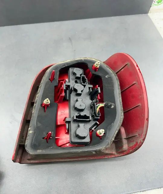 Lampa stop stanga pe aripa Volkswagen VW Polo 2001 1.4 16V MT (75 hp)