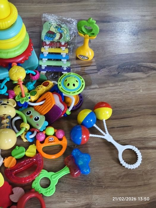 Комплект бебешки играчки / дрънкалки / гризалки