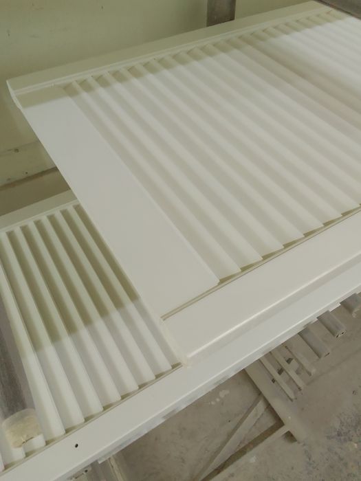 Лакиране и боядисване на  мебелни детайли