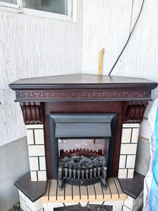 Продам красивый угловой камин