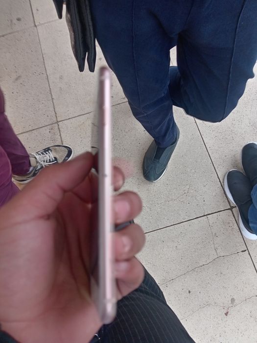 Srocna sotiladi IPhone 8 LLA