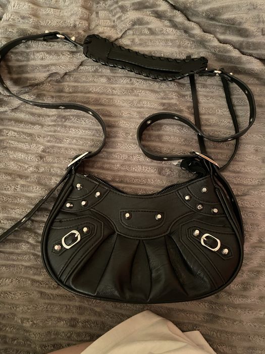 сумка с шипами.