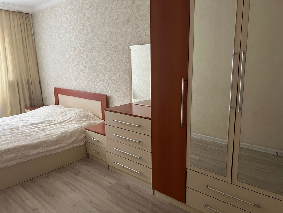 Спальный гарнитур б/у