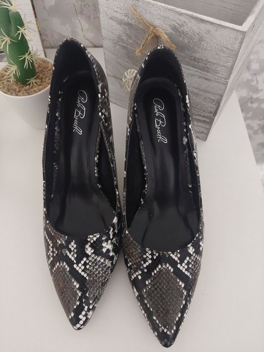 Обувки змийски с ток