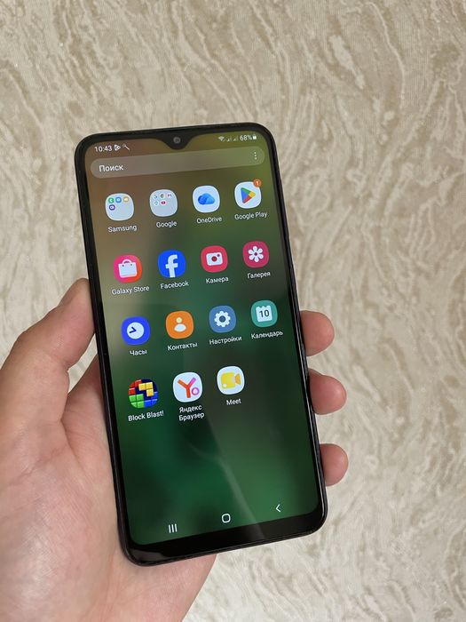 Продам Samsung A10.