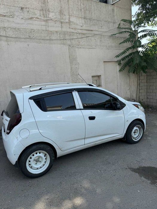 Продается Chevrolet Spark 1.25L 2013г Сотилади