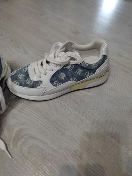 Дамски маратонки Guess