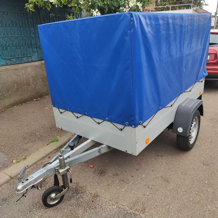 Remorca 750 kg cu coviltir