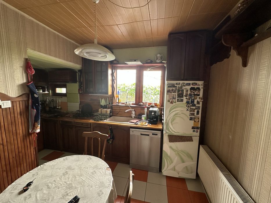 Продавам къща в идеален център на Добрич, 140 м2. Готова за нанасяне!