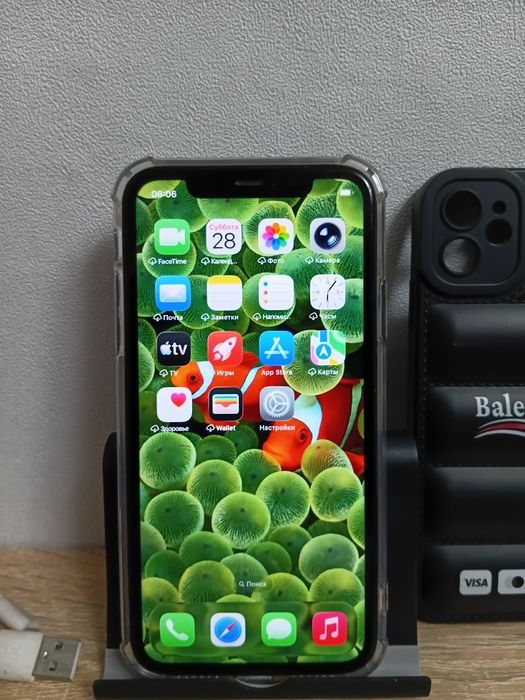 Iphone 11 .  Акб 75%     .