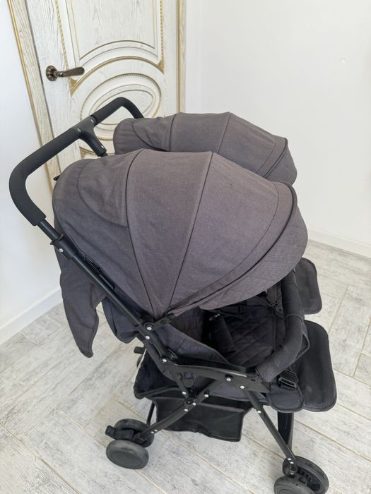 Продам коляску для близняшек