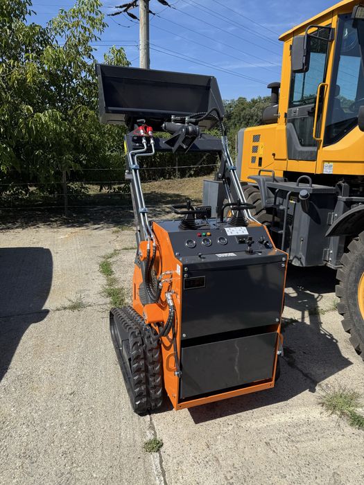 Mini incarcator frontal