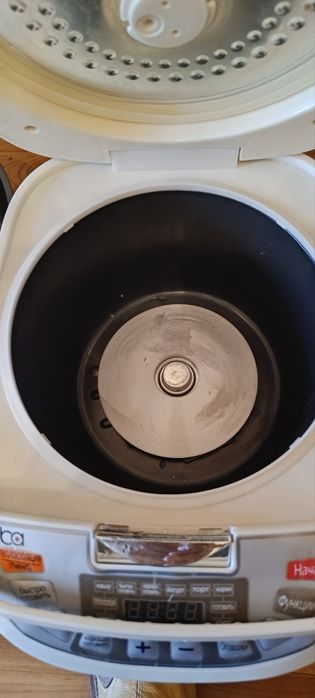 Срочно продам россискии мультиварка!