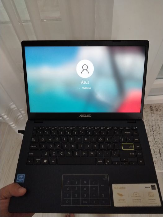 Vand / Schimb leptop Asus