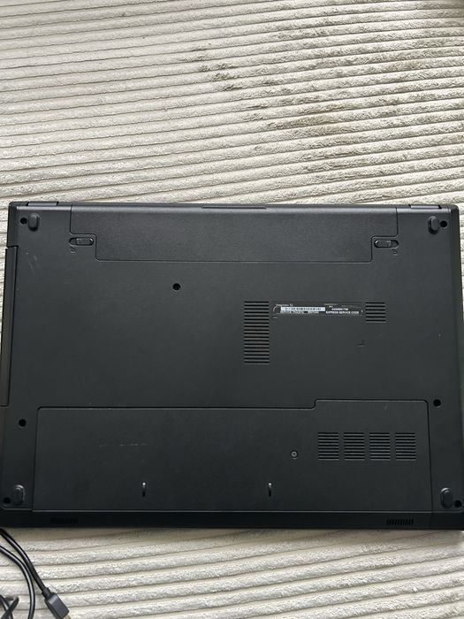 Vând laptop Dell Inspiron 3542 i7, funcțional, stare bună.