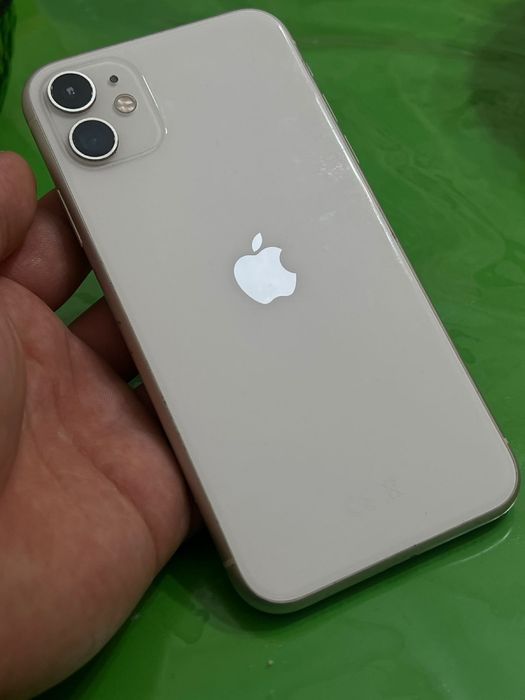 Продам Айфон 11 , акб 76%