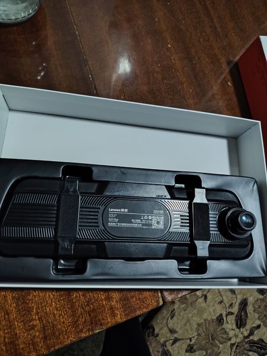 Срочно продаю видеорегистратор Lenova V7