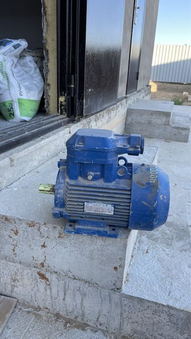 Электродвигатель ассинхронный