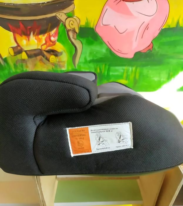 Продам детское кресло бустер