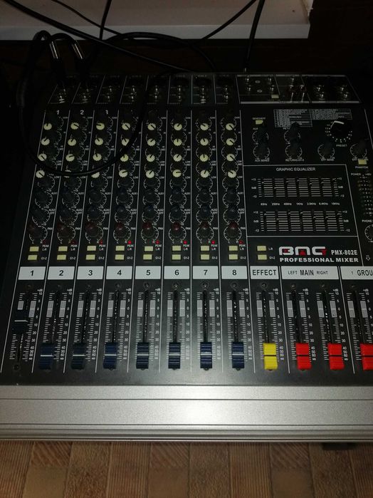 OFERTA !  BOXE YAMAHA si mixer activ 2 x 400 w 8 0hm + Stative si cablurile aferente