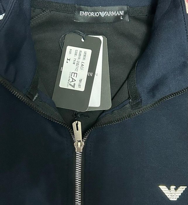 Vând bluza noua de bărbați Emporio Armani