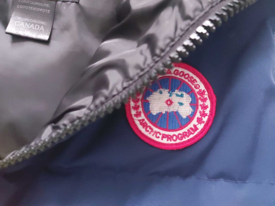 Canada goose S46 , мъжки пухен елек ,отлично състояние