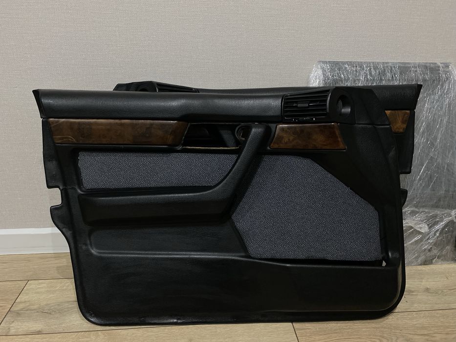 Дверные карты на бмв Е34 рест.