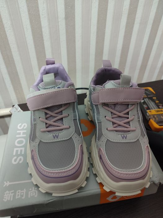 Кроссовки новые...