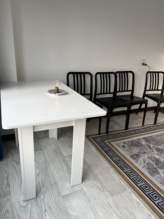 Стол со стульями