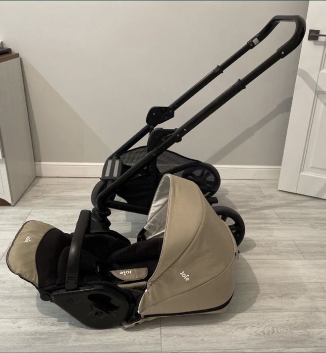 Прогулочная коляска Joie Chrome Sandstone