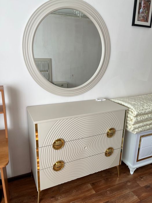 Продается спальный гарнитур