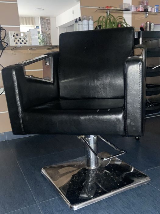 Фризьорски стол с хидравлика