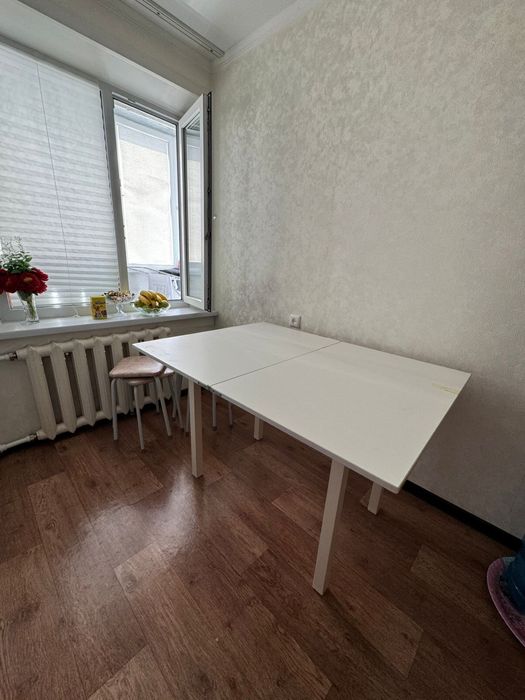 Продается обеденный стол