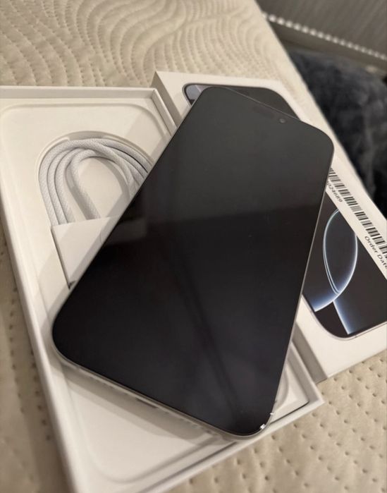 Iphone 16 pro max 1 TR