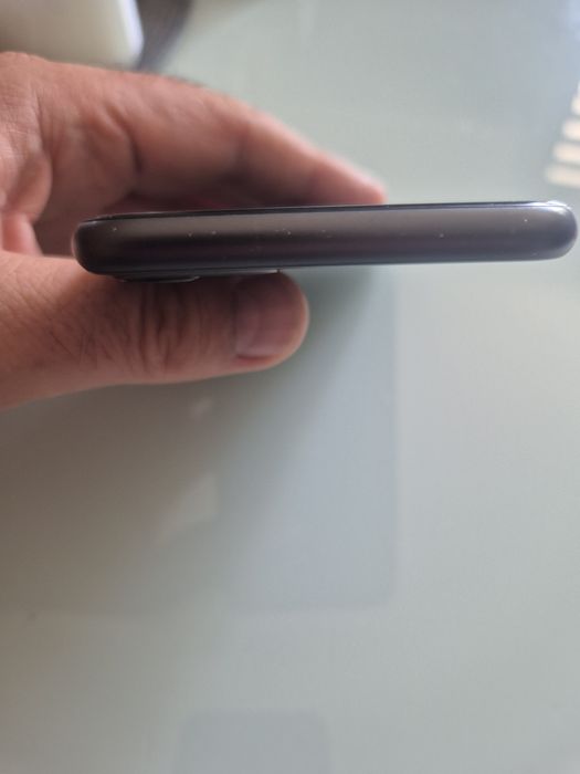 Много запазен Iphone 11 64 G