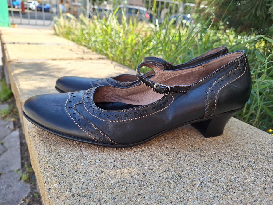 Дамски обувки, кафяви, средновисок ток, 40 номер